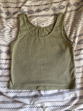 Amazon Essentials Green Scoop Neck Tank Top